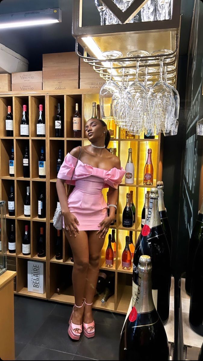 Vestido de fiesta corto rosa ajustado