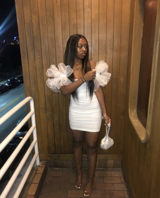 Vestido blanco ajustado para fiesta de bienvenida de chica negra para cumpleaños número 18