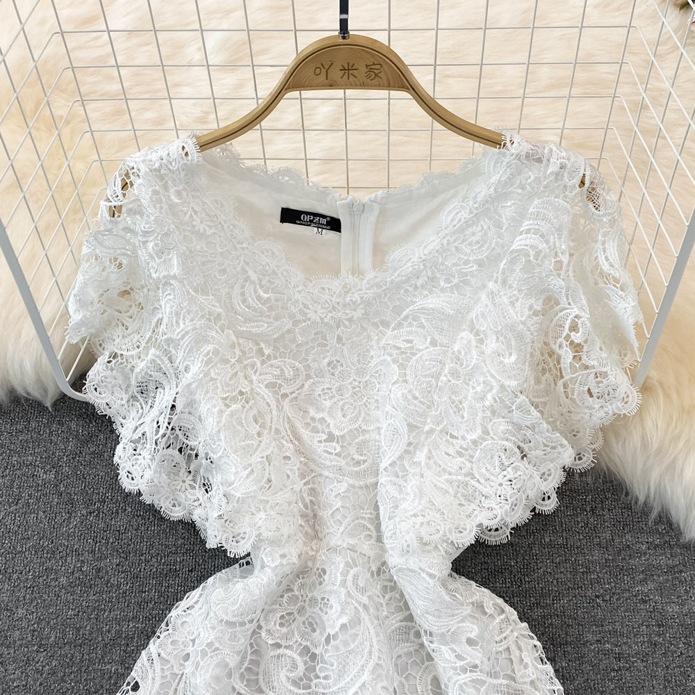 V-neck waistband shows thin, flying sleeve A-line lace dress  11200
