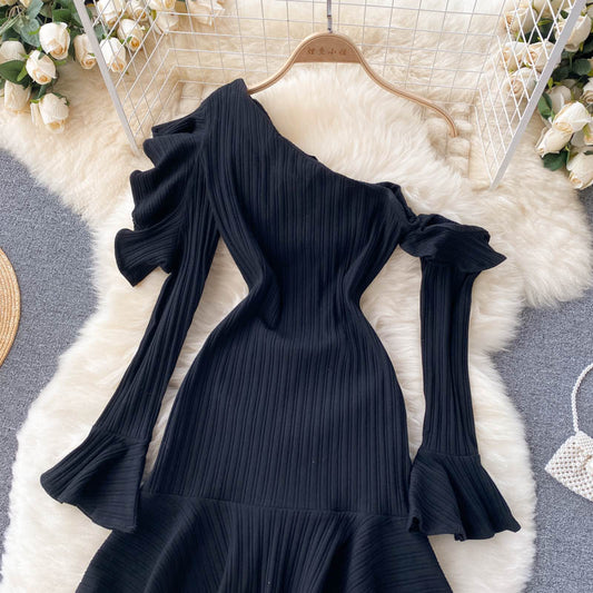 Black One-Shoulder Long-Sleeved Dress Fashion Dress  10871
