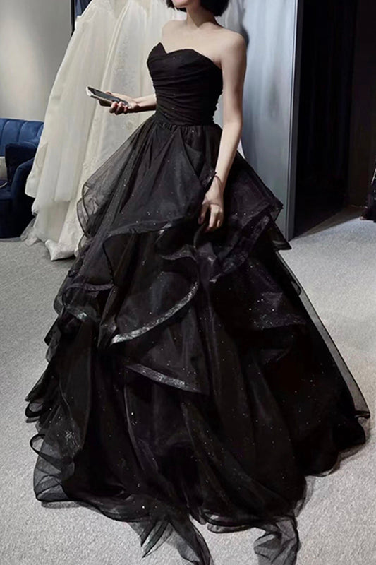 Vestido de fiesta largo de tul negro con corte A y volantes