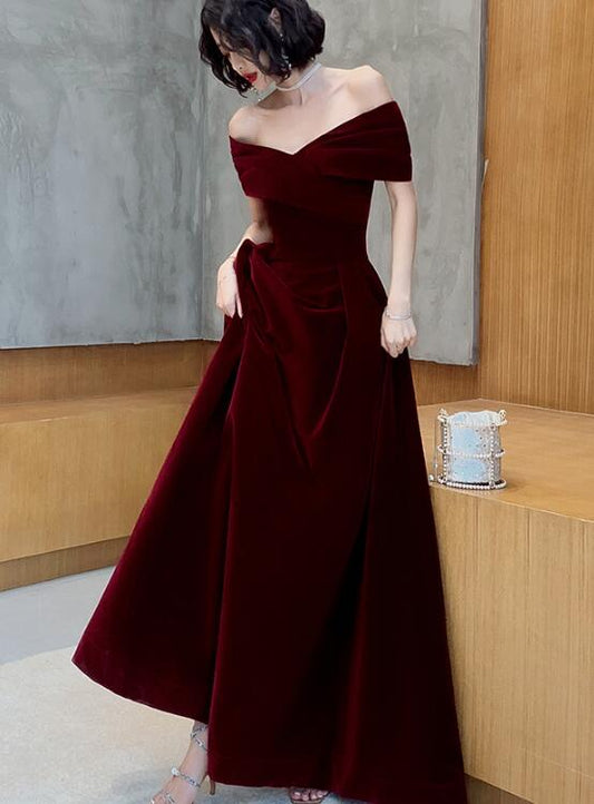 Hermoso vestido de dama de honor de terciopelo rojo oscuro con hombros descubiertos, vestidos de fiesta largos de corte A