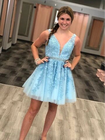 Red Lace Applique Beaded Homecoming Dresses V Neck Tulle Short Prom Dress SA1479