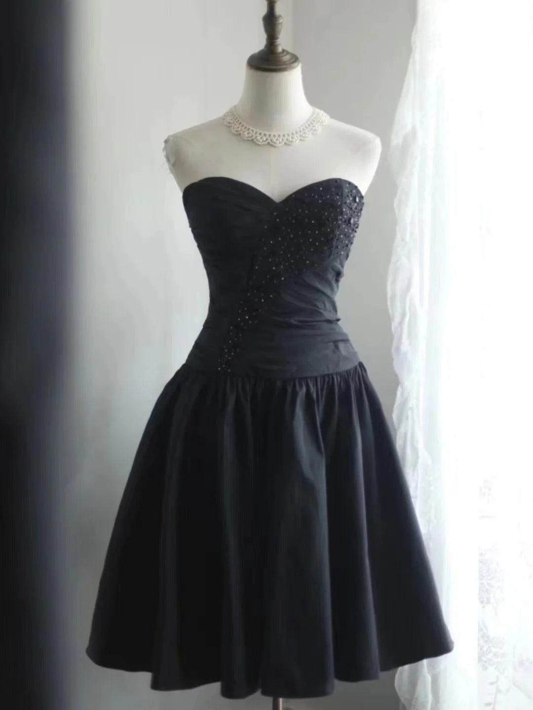Vintage Black Sweetheart Beading Design A-line Strapless Party Dresses Homecoming Dresses, TP3802