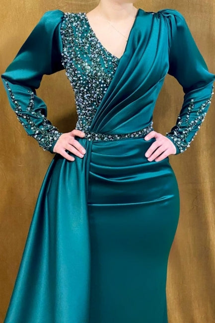 Vestido de fiesta moderno de sirena verde con mangas largas y cuentas