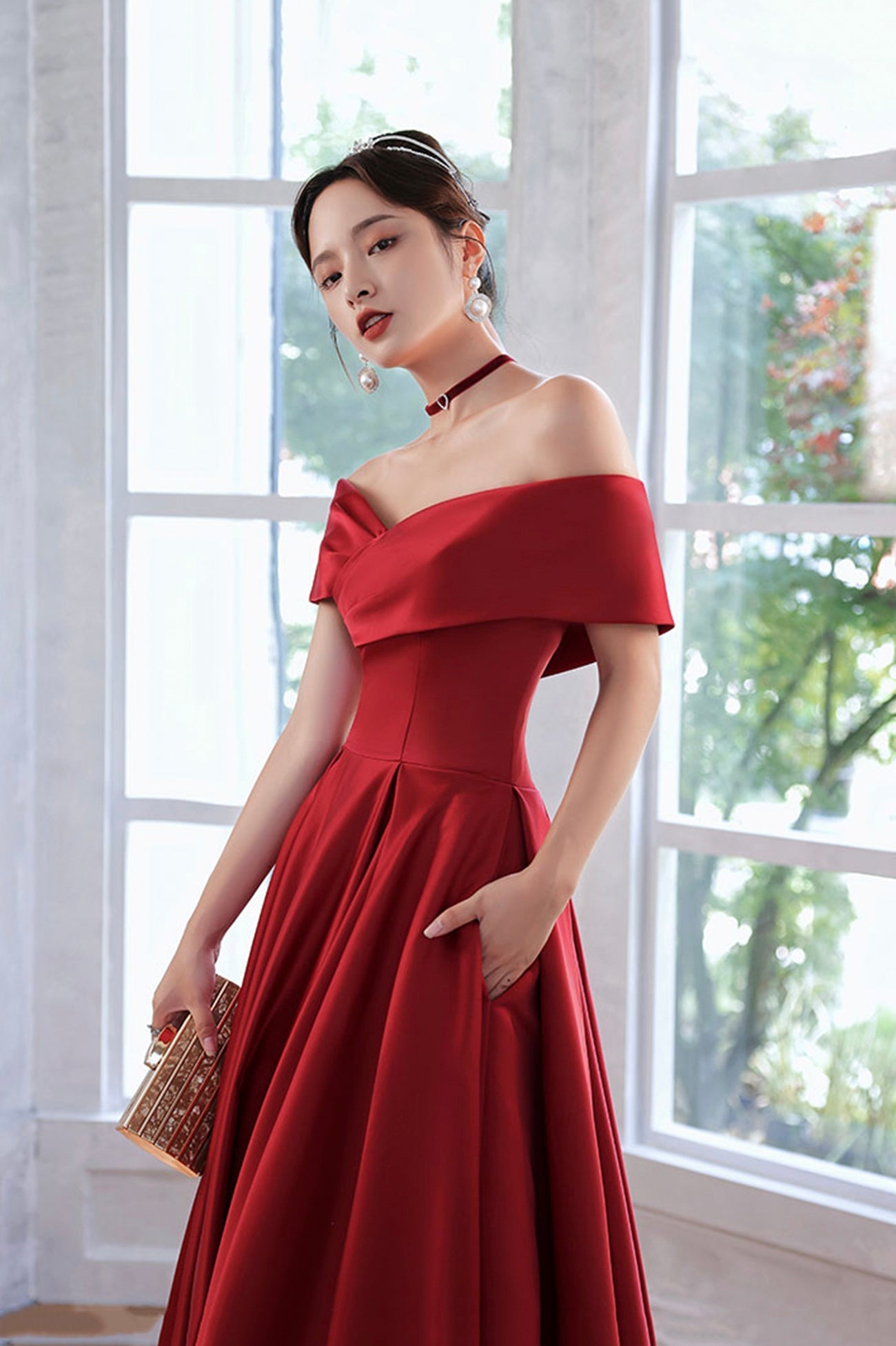 Vestido de fiesta de satén rojo con corte en A y largo hasta el suelo, vestido de noche con hombros descubiertos y bolsillo.