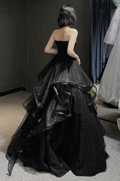 Vestido de fiesta largo de tul negro con corte A y volantes