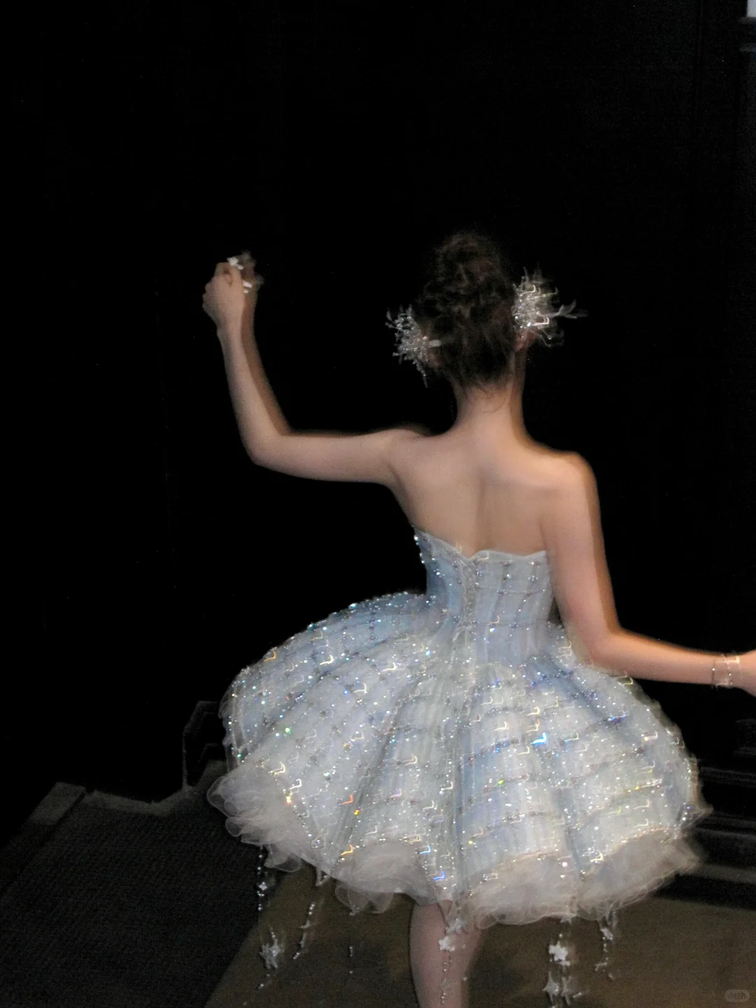 Hermoso vestido de fiesta azul claro brillante con lentejuelas, corte A, sin tirantes, con capas, vestido de regreso a casa TP4238
