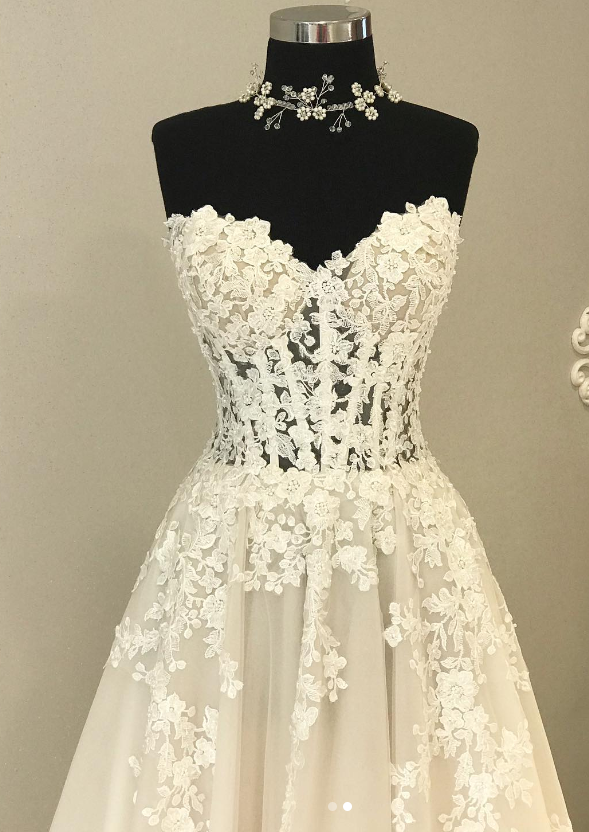 Vestido de novia largo de tul con escote corazón, corte en A, color champán, ED0843