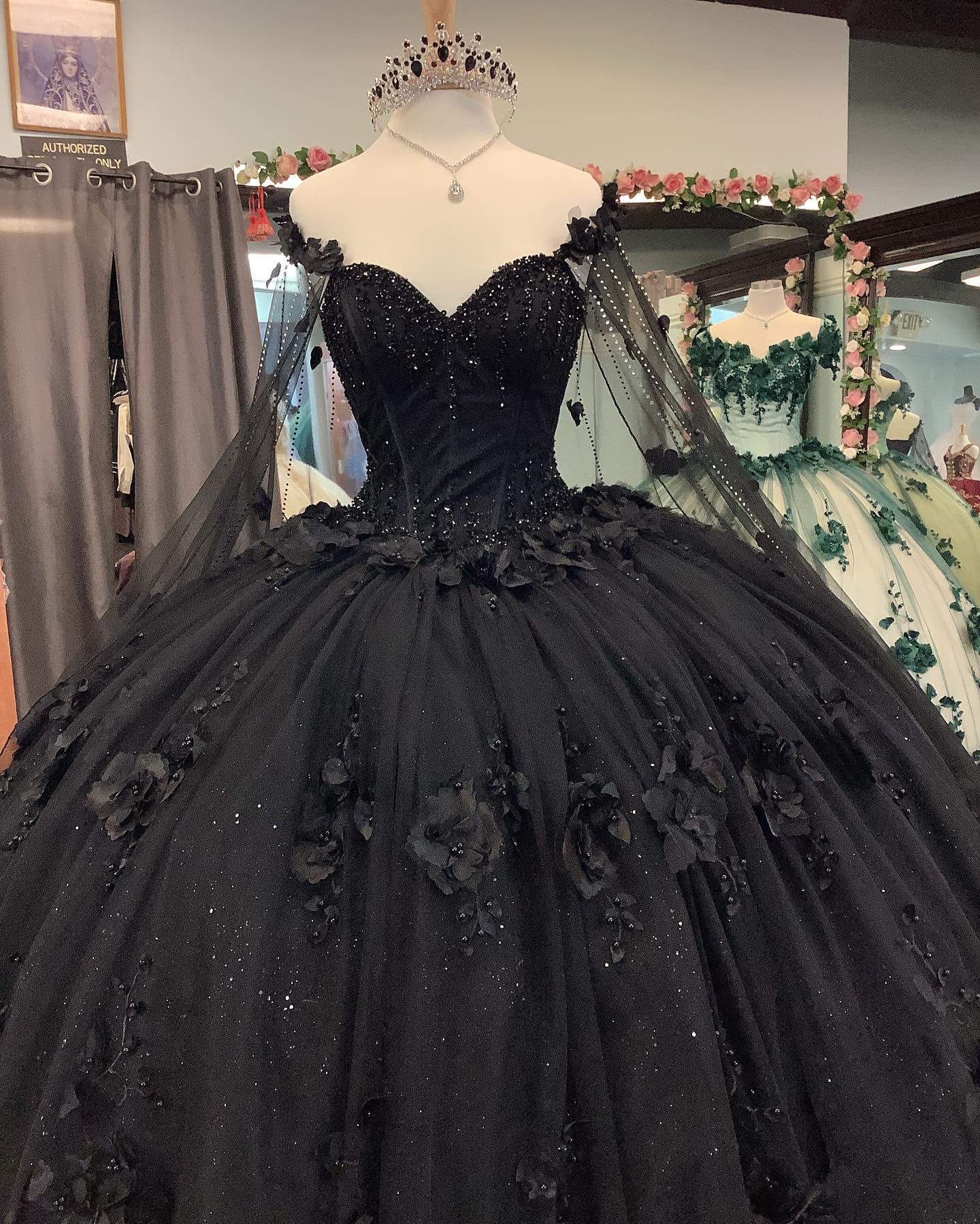 Vestidos negros de quinceañera con flores, vestidos largos de quinceañera