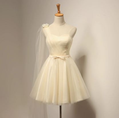 Vestido de fiesta corto de tul con escote en forma de corazón y corte en A color champán, vestido de dama de honor color champán ED0971