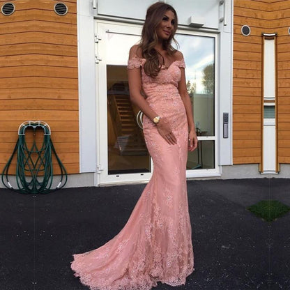 Elegante vestido de noche de sirena con encaje rosa y hombros descubiertos, vestido de fiesta