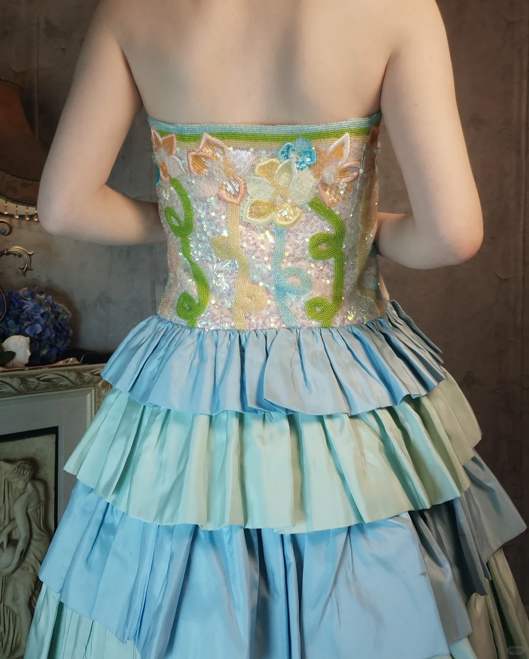 Vestido de fiesta retro colorido sin tirantes, diseño floral, corte A, corto, con capas, TP4020