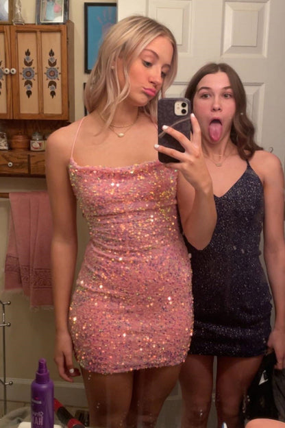 Vestido mini de fiesta ajustado con lentejuelas y cuello vuelto en rosa Hoco Dresses