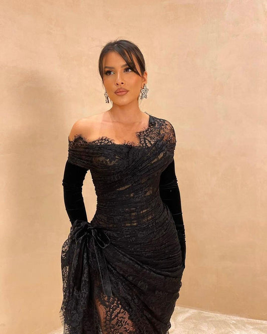 Vestido de fiesta vintage de encaje negro asimétrico con guantes