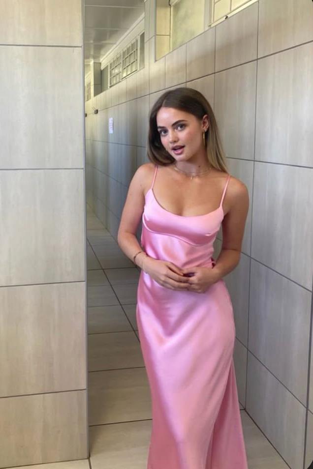 Vestido largo de fiesta rosa con tirantes sencillos y corte tubo para verano