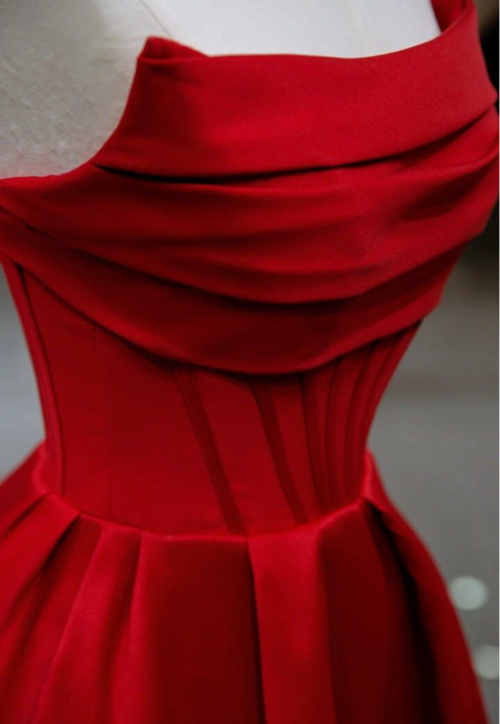 Elegante vestido de noche de satén rojo sin espalda, plisado, corte A, vestido de fiesta