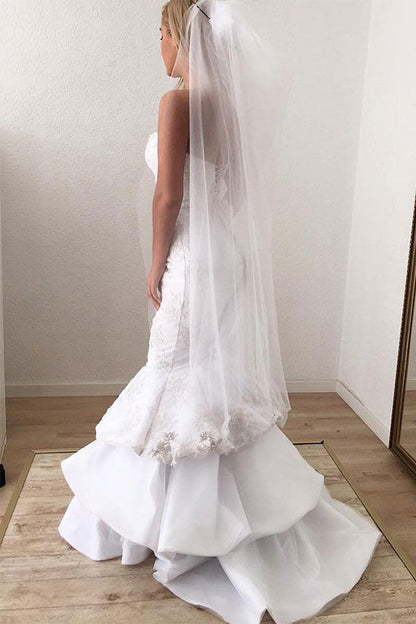 Vestido de novia largo con volantes, corte sirena, apliques de encaje blanco y escote en V moderno