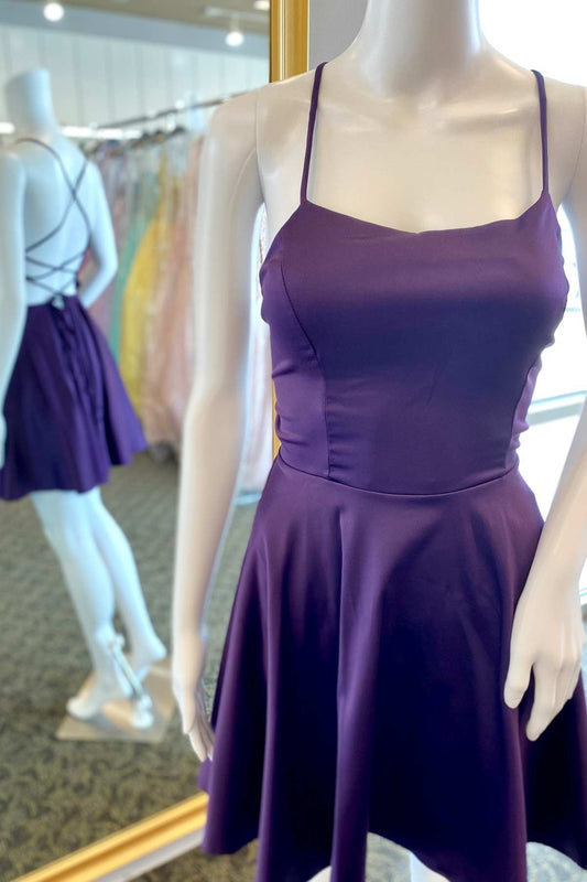 Vestidos de fiesta cortos de satén con cordones en color morado y corte A
