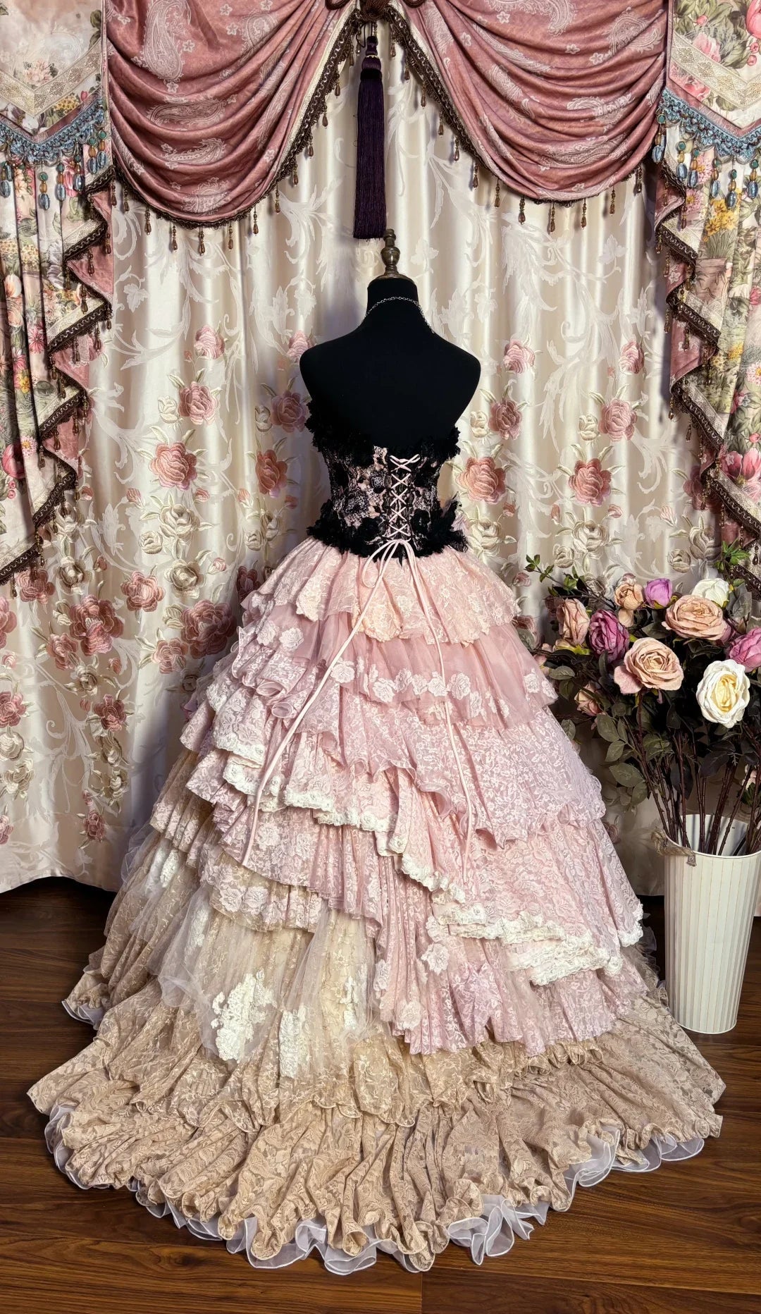 Vestido de noche vintage de quinceañera, de encaje rosa, sin tirantes y con capas, corte A, TP4289