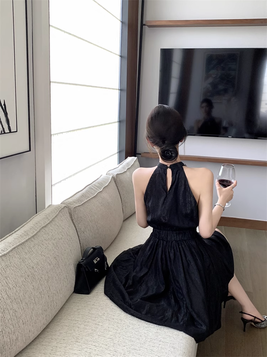 Simple Fashion Black Beading V-neck Design A-line Halter Homecoming Dress TP3719