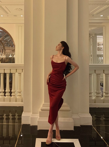 Vestido rojo sexy de satén con tirantes finos para 21 cumpleaños. Ideas para vestidos de cumpleaños para mujeres (DP1890).