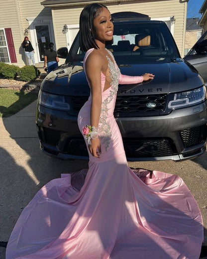 Vestido de fiesta largo rosa único con un hombro descubierto y manga larga estilo sirena
