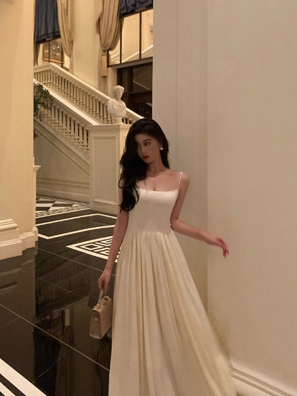 Vestido blanco sexy de satén con tirantes finos y corte en A para 21 cumpleaños. Ideas para vestidos de cumpleaños para mujer (DP1888).