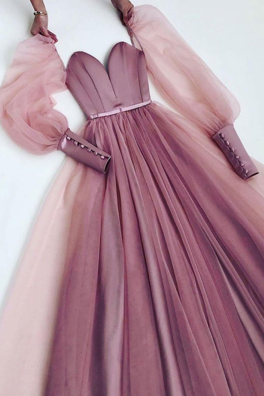 Vestido de fiesta largo de tul con escote en forma de corazón en color rosa.