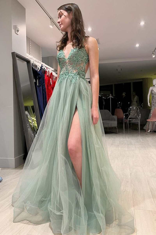 Vestido de fiesta verde salvia de tul con encaje floral, espalda descubierta y corte A con abertura
