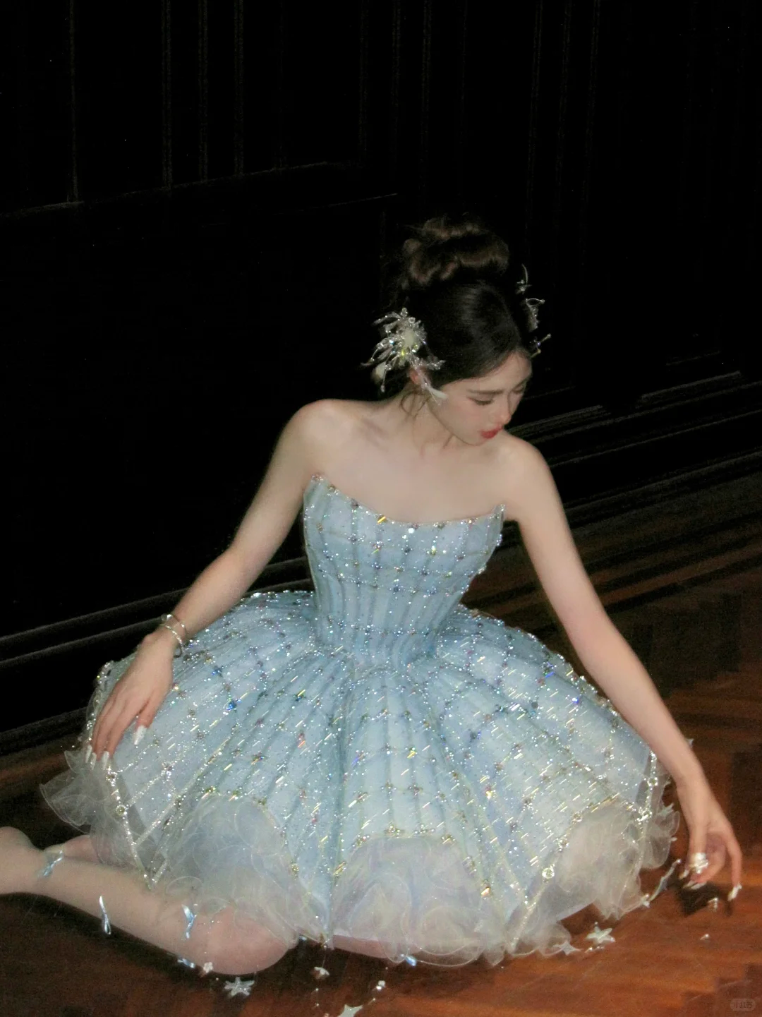 Hermoso vestido de fiesta azul claro brillante con lentejuelas, corte A, sin tirantes, con capas, vestido de regreso a casa TP4238