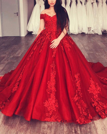 Vestidos de quinceañera de tul con hombros descubiertos y apliques de encaje