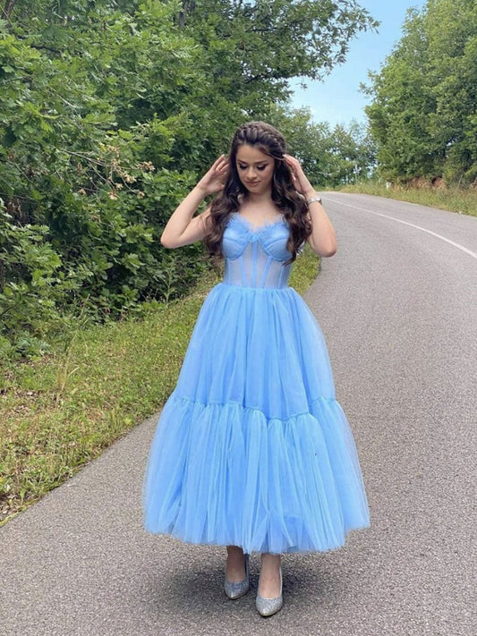 Vestido de fiesta de tul azul con escote en forma de corazón y largo hasta la rodilla, vestido de regreso a casa azul
