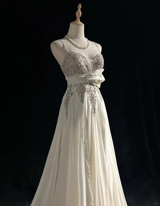Ivory White Gorgeous Vintage Fashion Exquisite Beaded Sweetheart Neck Long Tulle Floor Length Ball Gown Evening Gown Prom Gown Wedding Dress gh3856