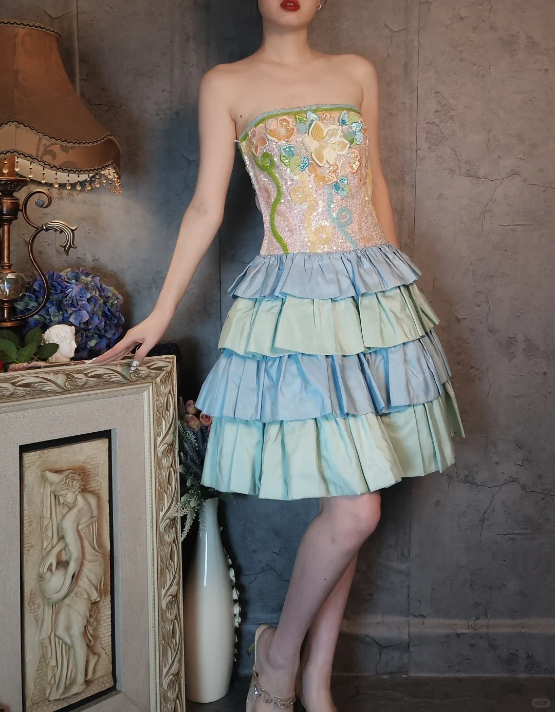 Vestido de fiesta retro colorido sin tirantes, diseño floral, corte A, corto, con capas, TP4020