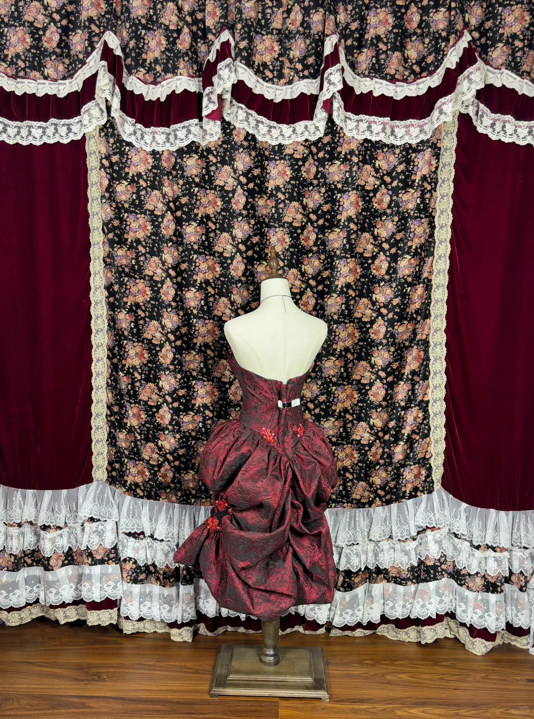 Hermoso vestido de fiesta burdeos con escote en forma de corazón y apliques de rosas, sin tirantes, largo hasta el suelo/corto, para cumpleaños, noche, TP4385