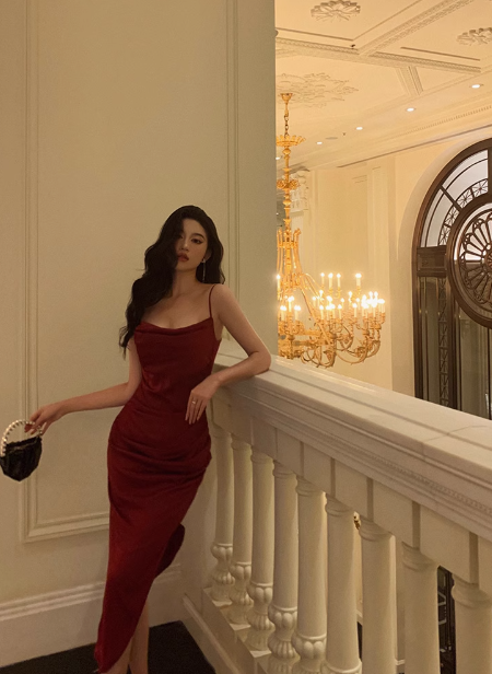Vestido rojo sexy de satén con tirantes finos para 21 cumpleaños. Ideas para vestidos de cumpleaños para mujeres (DP1890).