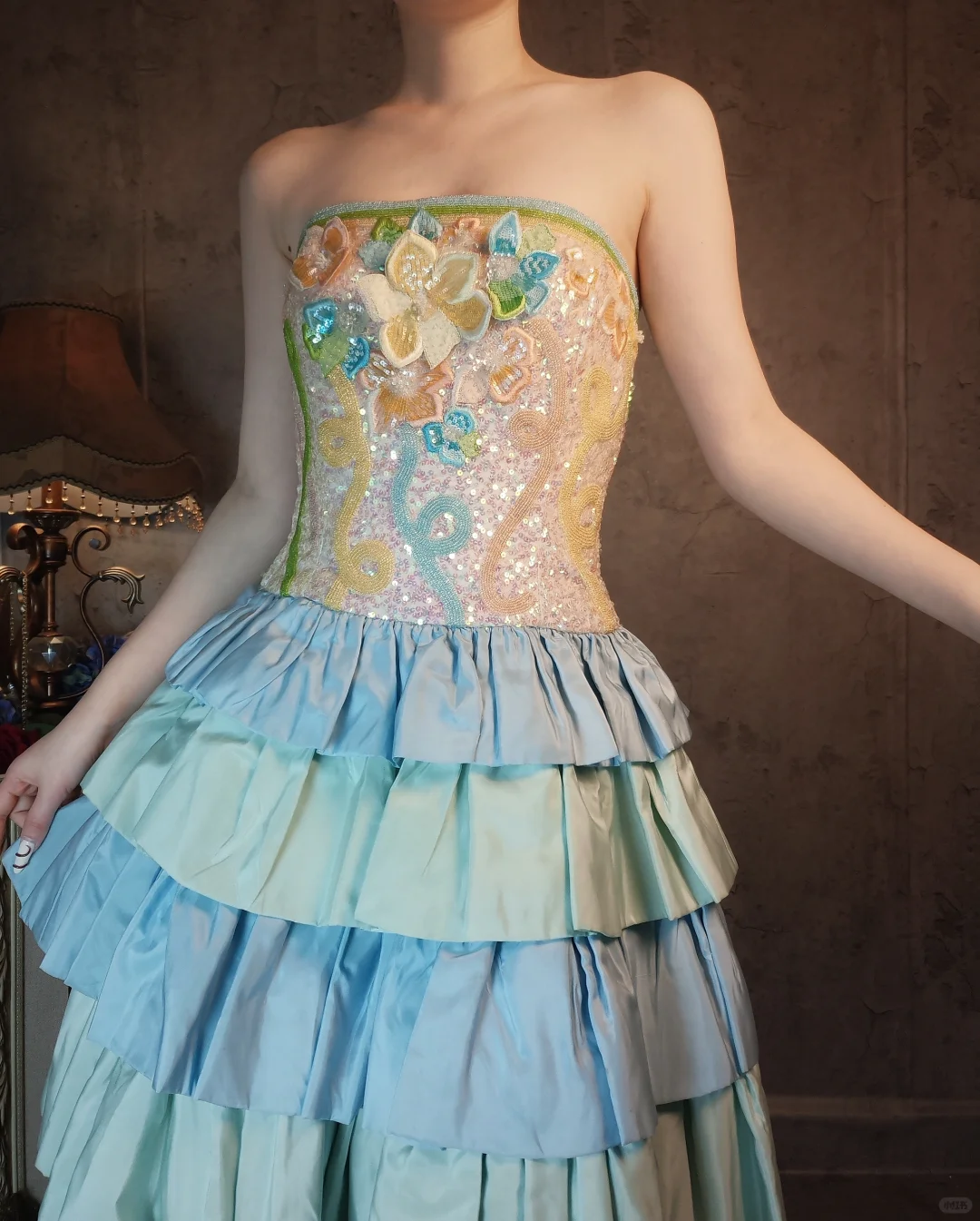 Vestido de fiesta retro colorido sin tirantes, diseño floral, corte A, corto, con capas, TP4020