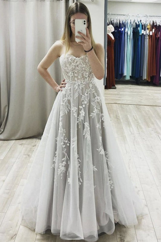 Vestido de fiesta largo de encaje gris con escote corazón y corte en A, vestido de noche formal de encaje gris para graduación.