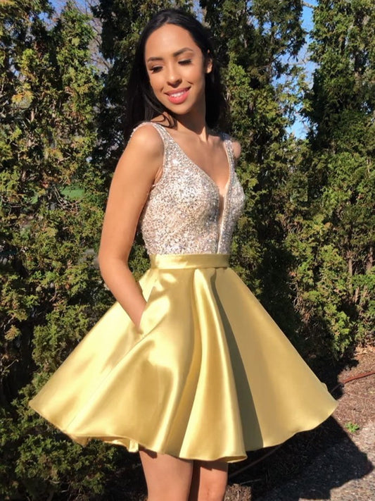 Vestidos de fiesta cortos amarillos con cuentas y escote en V, vestidos formales cortos amarillos con cuentas para el regreso a casa.