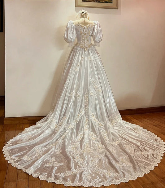 __Ivory white gorgeous beaded retro classical oil painting aristocratic girl handmade pearls and embroidery long floor-length satin ball gown evening dress wedding dress gh4543