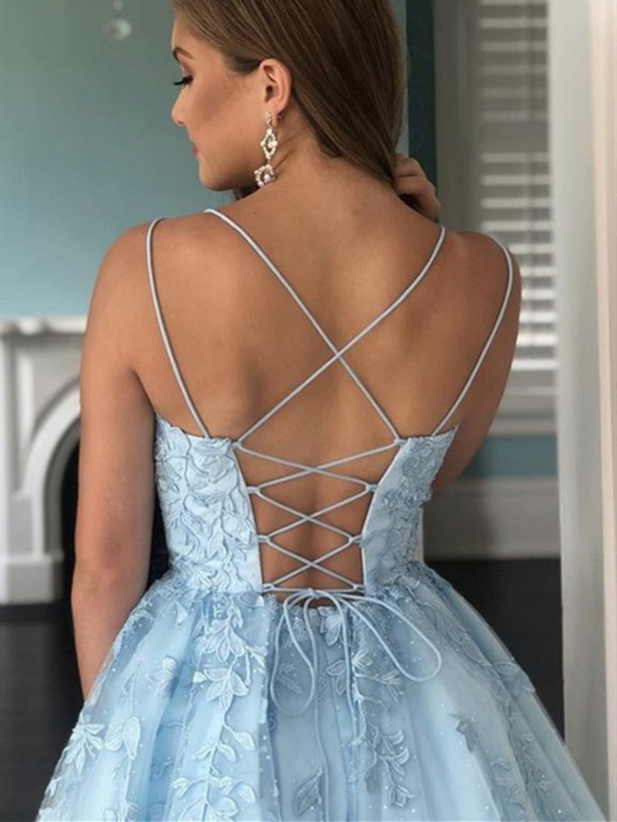 Vestidos de fiesta cortos de encaje azul sin espalda, vestidos de graduación cortos de encaje azul para el regreso a casa