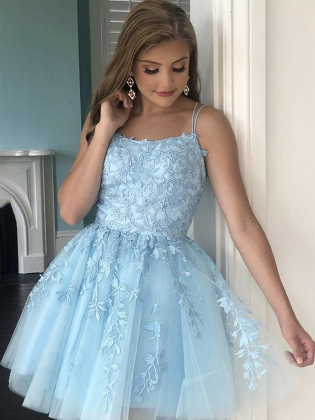Vestidos de fiesta cortos de encaje azul sin espalda, vestidos de graduación cortos de encaje azul para el regreso a casa