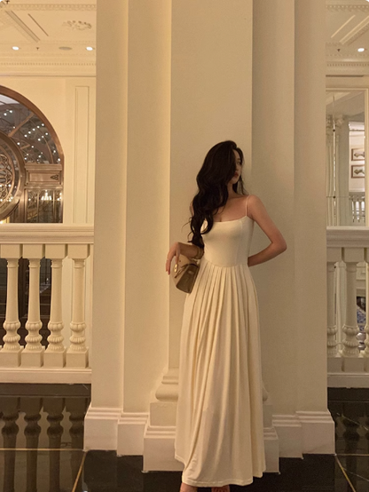 Vestido blanco sexy de satén con tirantes finos y corte en A para 21 cumpleaños. Ideas para vestidos de cumpleaños para mujer (DP1888).