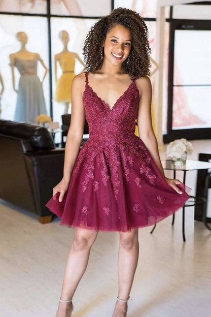 Vestido de fiesta corto de encaje burdeos con escote en V y espalda descubierta, vestido de bienvenida de encaje burdeos, vestido de noche formal de graduación burdeos