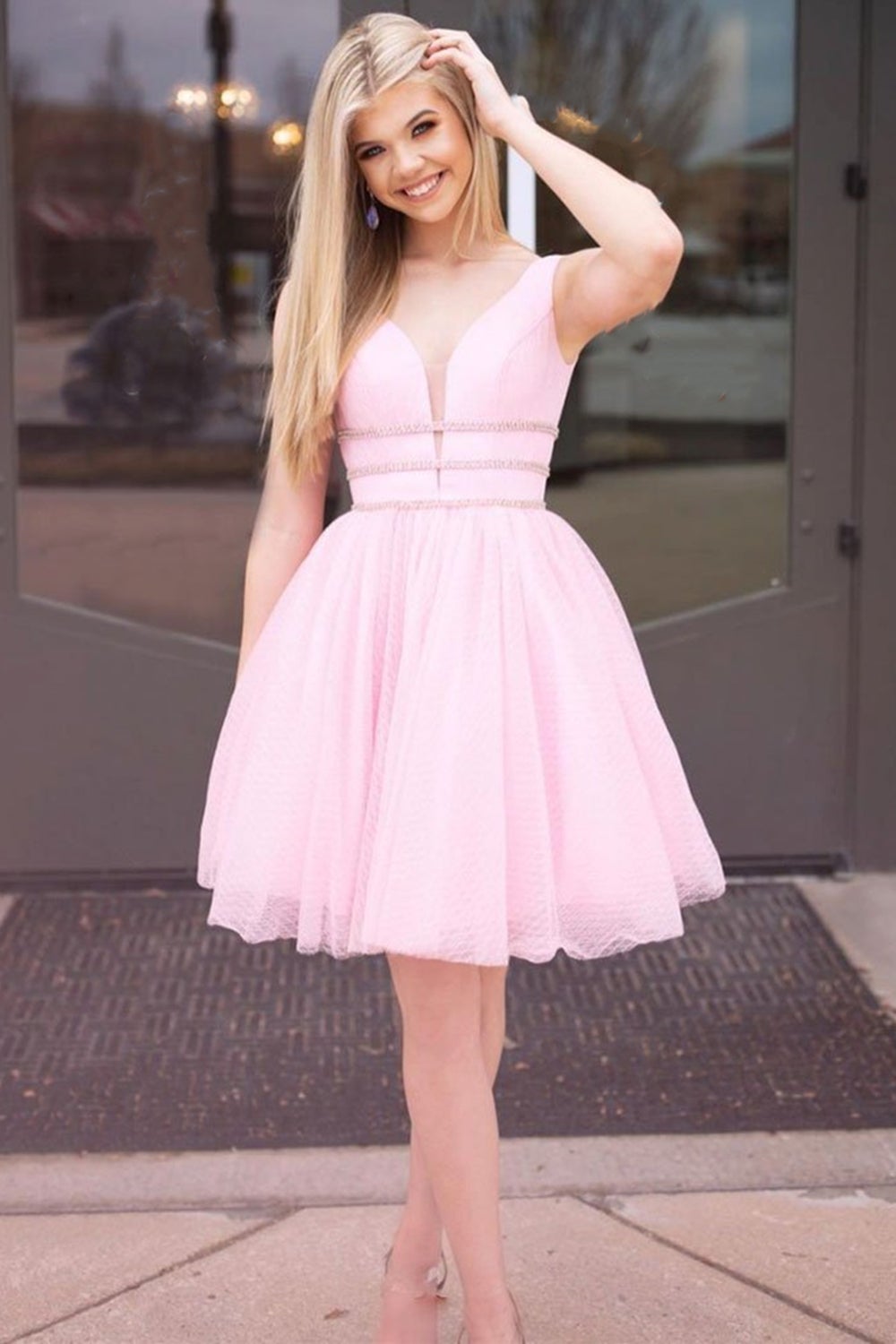 Bonito vestido de fiesta corto rosa con escote en V y cinturón, vestido de bienvenida rosa con escote en V, vestido de noche formal rosa