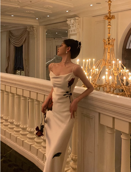 Vestido blanco sexy con tirantes finos para 21 cumpleaños, ideal para fiestas, atuendos de cumpleaños, ideas para vestidos de cumpleaños para mujeres (DP2322)
