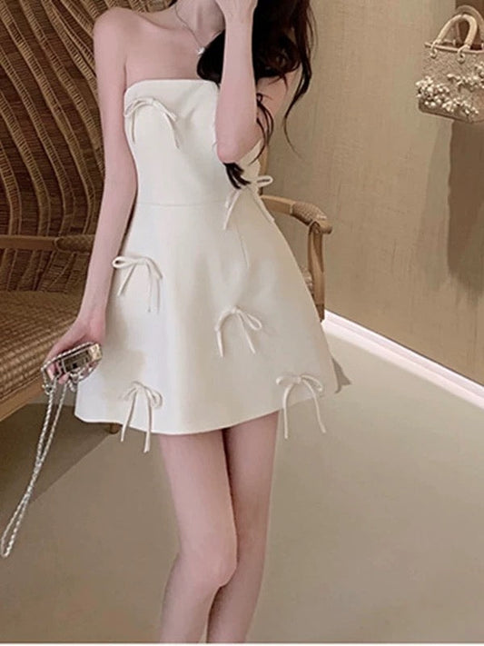 Lindos vestidos de fiesta de satén blanco sin tirantes, corte A, para octavo grado, de verano, para escuela secundaria, DH100