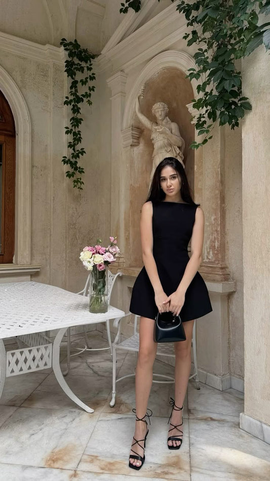 Vestido negro corto de satén, corte A, sencillo, para fiesta de 8.º grado, de verano, para escuela secundaria, DH1024