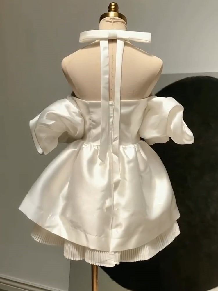Hermoso vestido de fiesta corto de satén blanco con hombros descubiertos para octavo grado, vestido de fiesta de verano para escuela secundaria, atuendos de cumpleaños DH1060